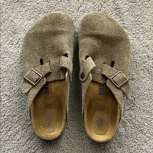 Birkenstock Suede Boston Clogs (Taupe) - Regular/Wide Width